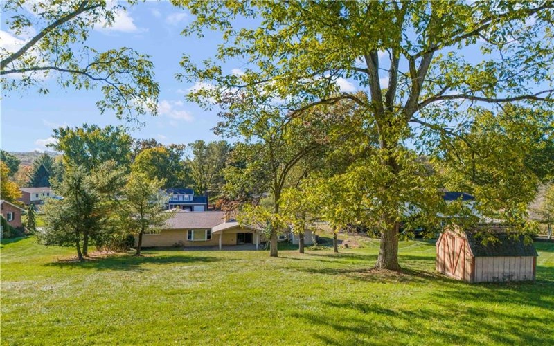 106 Stratford Drive, McMurray, 15317, 3 Bedrooms Bedrooms, 10 Rooms Rooms,3 BathroomsBathrooms,Residential,For Sale,Stratford Drive,1726047