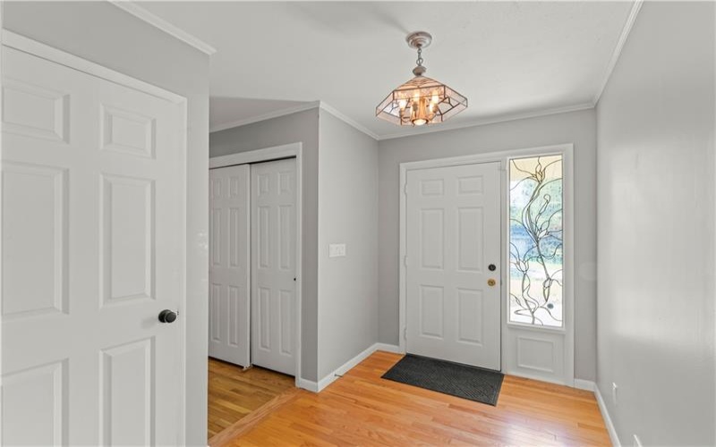 106 Stratford Drive, McMurray, 15317, 3 Bedrooms Bedrooms, 10 Rooms Rooms,3 BathroomsBathrooms,Residential,For Sale,Stratford Drive,1726047
