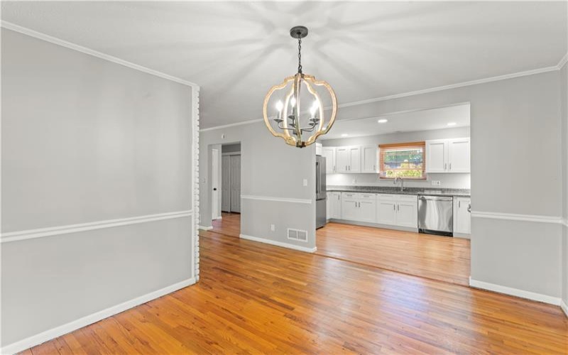 106 Stratford Drive, McMurray, 15317, 3 Bedrooms Bedrooms, 10 Rooms Rooms,3 BathroomsBathrooms,Residential,For Sale,Stratford Drive,1726047