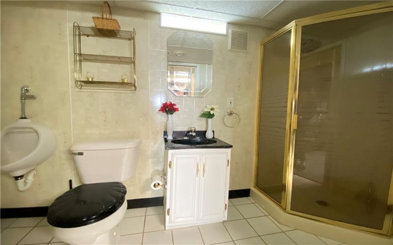 11 Washington Dr, Monessen, 15062, 4 Bedrooms Bedrooms, 8 Rooms Rooms,2 BathroomsBathrooms,Residential,For Sale,Washington Dr,1742684