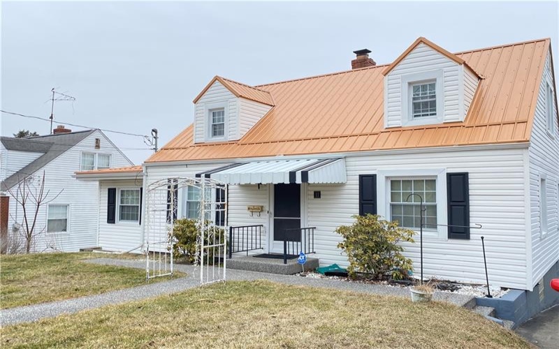 11 Washington Dr, Monessen, 15062, 4 Bedrooms Bedrooms, 8 Rooms Rooms,2 BathroomsBathrooms,Residential,For Sale,Washington Dr,1742684
