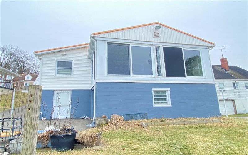 11 Washington Dr, Monessen, 15062, 4 Bedrooms Bedrooms, 8 Rooms Rooms,2 BathroomsBathrooms,Residential,For Sale,Washington Dr,1742684