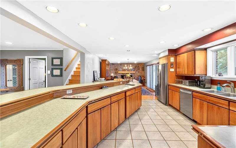 1738 Snowfield Drive, Somerset, 15502, 4 Bedrooms Bedrooms, 8 Rooms Rooms,2.1 BathroomsBathrooms,Residential,For Sale,Snowfield Drive,1739938
