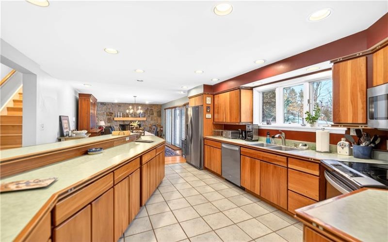 1738 Snowfield Drive, Somerset, 15502, 4 Bedrooms Bedrooms, 8 Rooms Rooms,2.1 BathroomsBathrooms,Residential,For Sale,Snowfield Drive,1739938
