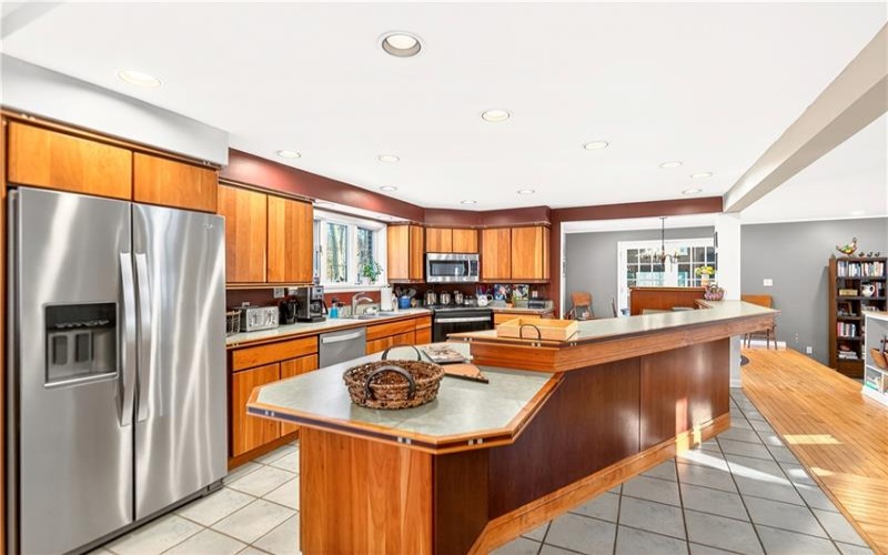 1738 Snowfield Drive, Somerset, 15502, 4 Bedrooms Bedrooms, 8 Rooms Rooms,2.1 BathroomsBathrooms,Residential,For Sale,Snowfield Drive,1739938