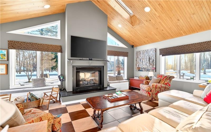 1738 Snowfield Drive, Somerset, 15502, 4 Bedrooms Bedrooms, 8 Rooms Rooms,2.1 BathroomsBathrooms,Residential,For Sale,Snowfield Drive,1739938