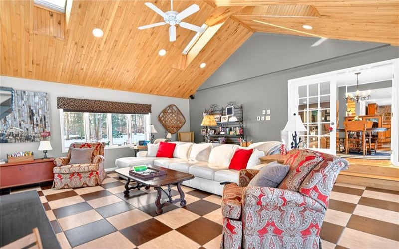 1738 Snowfield Drive, Somerset, 15502, 4 Bedrooms Bedrooms, 8 Rooms Rooms,2.1 BathroomsBathrooms,Residential,For Sale,Snowfield Drive,1739938