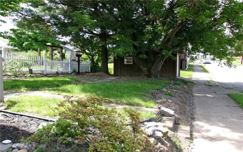 439 Longfellow Street, Vandergrift, 15690, 3 Bedrooms Bedrooms, 8 Rooms Rooms,1.1 BathroomsBathrooms,Residential,For Sale,Longfellow Street,1726160