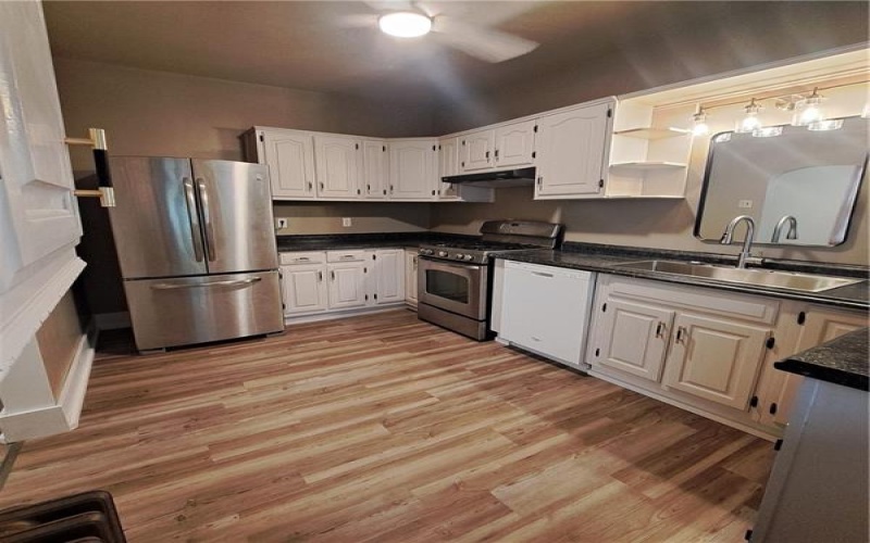 439 Longfellow Street, Vandergrift, 15690, 3 Bedrooms Bedrooms, 8 Rooms Rooms,1.1 BathroomsBathrooms,Residential,For Sale,Longfellow Street,1726160