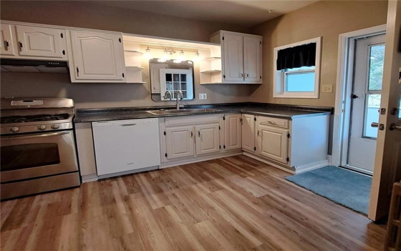439 Longfellow Street, Vandergrift, 15690, 3 Bedrooms Bedrooms, 8 Rooms Rooms,1.1 BathroomsBathrooms,Residential,For Sale,Longfellow Street,1726160