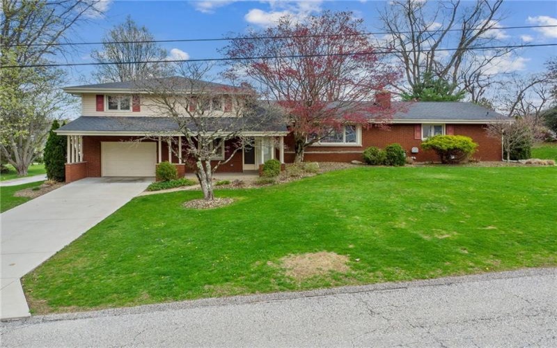 204 LIBERTY, ROSTRAVER TWP, 15012, 4 Bedrooms Bedrooms, 14 Rooms Rooms,3 BathroomsBathrooms,Residential,For Sale,LIBERTY,1747379