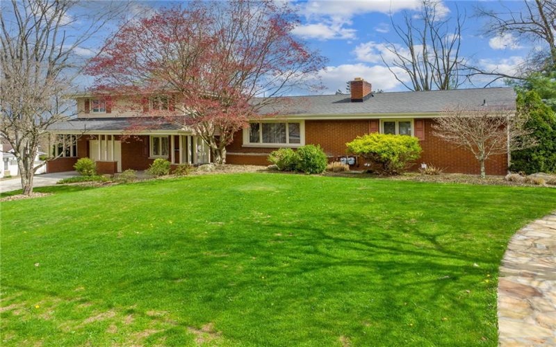 204 LIBERTY, ROSTRAVER TWP, 15012, 4 Bedrooms Bedrooms, 14 Rooms Rooms,3 BathroomsBathrooms,Residential,For Sale,LIBERTY,1747379