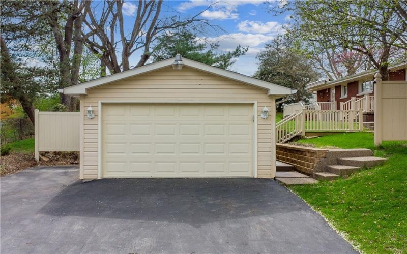 204 LIBERTY, ROSTRAVER TWP, 15012, 4 Bedrooms Bedrooms, 14 Rooms Rooms,3 BathroomsBathrooms,Residential,For Sale,LIBERTY,1747379