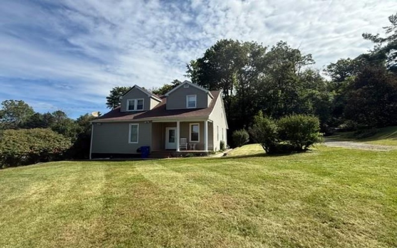 1910 2nd St, Connellsville, 15425, 3 Bedroom Bedrooms, 8 Room Rooms,1.1 BathroomBathrooms,Residential,For Sale,2nd St,1742761