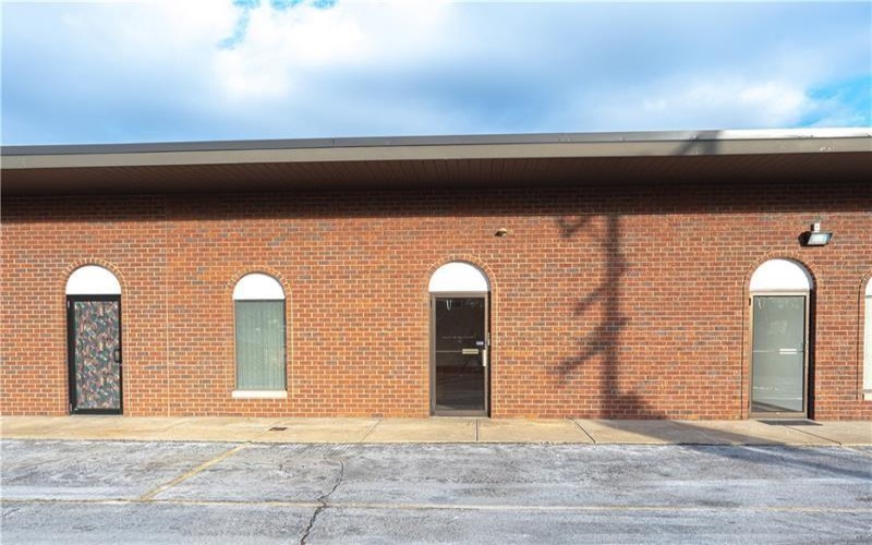 2300 Freeport Road Suite 11, New Kensington, 15068, ,Commercial-industrial-business,For Sale,Freeport Road Suite 11,1739998