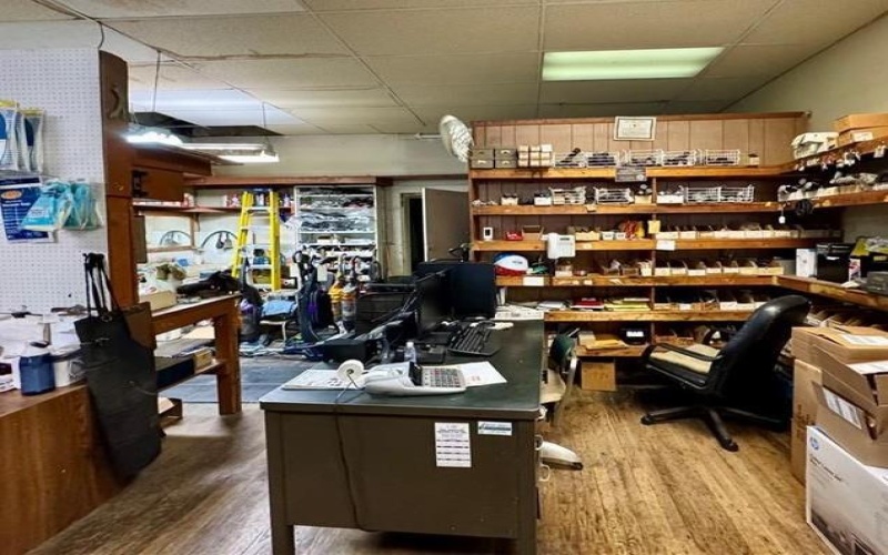 618 Fallowfield Ave., 15022, 15022, ,Commercial-industrial-business,For Sale,Fallowfield Ave.,1740006