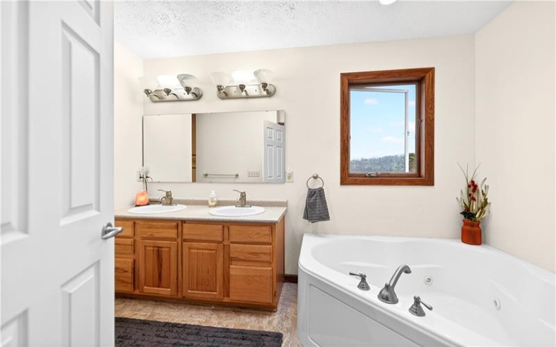 220 Main Rd, West Alexander, 15376, 4 Bedrooms Bedrooms, 8 Rooms Rooms,2.1 BathroomsBathrooms,Residential,For Sale,Main Rd,1740014