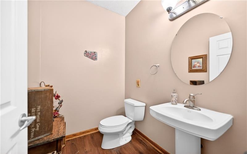 220 Main Rd, West Alexander, 15376, 4 Bedrooms Bedrooms, 8 Rooms Rooms,2.1 BathroomsBathrooms,Residential,For Sale,Main Rd,1740014
