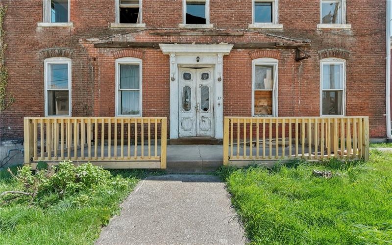 37 Division St, Greensburg, 15601, 4 Bedrooms Bedrooms, ,4 BathroomsBathrooms,Residential,For Sale,Division St,1747485