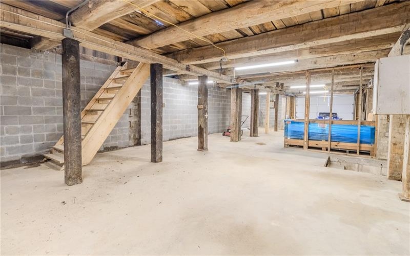 651 East Pittsburgh Street, Greensburg, 15601, ,Commercial-industrial-business,For Sale,East Pittsburgh Street,1745369