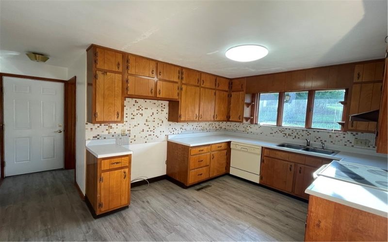 113 Westview Drive, Ligonier, 15658, 3 Bedrooms Bedrooms, 10 Rooms Rooms,2.1 BathroomsBathrooms,Residential,For Sale,Westview Drive,1742805