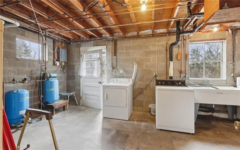 3492 Route 40, Washington, 15301, 4 Bedrooms Bedrooms, 10 Rooms Rooms,1.2 BathroomsBathrooms,Residential,For Sale,Route 40,1740087