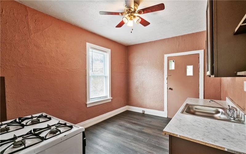 1013 Henry St, Langeloth, 15054, 2 Bedrooms Bedrooms, ,1 BathroomBathrooms,Residential,For Sale,Henry St,1745383