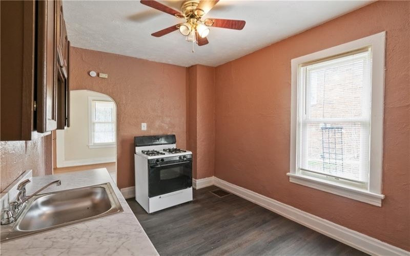 1013 Henry St, Langeloth, 15054, 2 Bedrooms Bedrooms, ,1 BathroomBathrooms,Residential,For Sale,Henry St,1745383