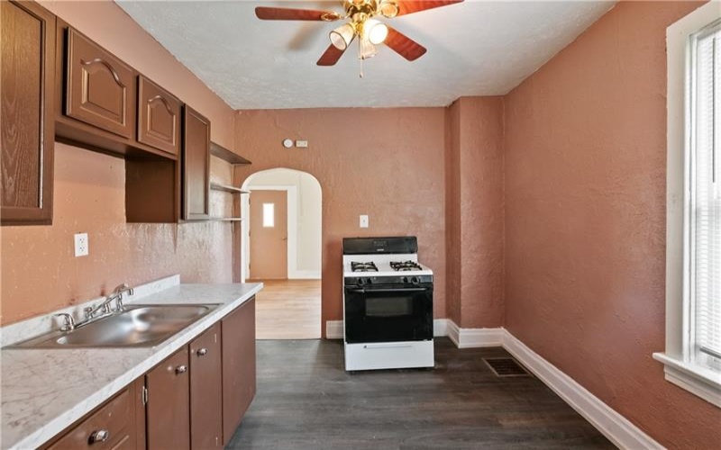 1013 Henry St, Langeloth, 15054, 2 Bedrooms Bedrooms, ,1 BathroomBathrooms,Residential,For Sale,Henry St,1745383