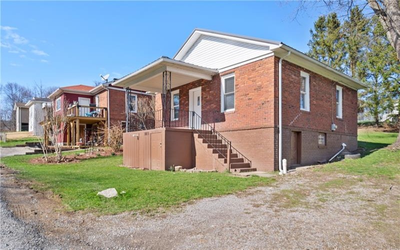 1013 Henry St, Langeloth, 15054, 2 Bedrooms Bedrooms, ,1 BathroomBathrooms,Residential,For Sale,Henry St,1745383