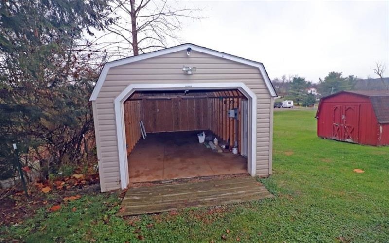 253 Wardentown Road, Alverton, 15612, 1 Bedroom Bedrooms, 5 Rooms Rooms,1 BathroomBathrooms,Residential,For Sale,Wardentown Road,1732397