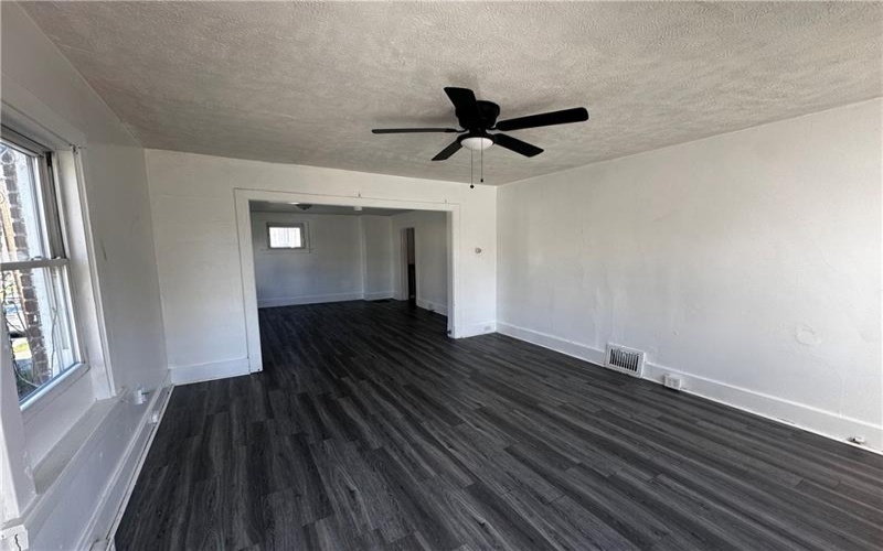 410 Hallam Ave, Washington, 15301, 1 Bedroom Bedrooms, ,1 BathroomBathrooms,Lease,For Rent,Hallam Ave,1747518
