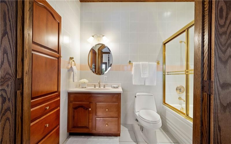 350 Cedar Dr, Washington, 15301, 6 Bedrooms Bedrooms, 11 Rooms Rooms,6.1 BathroomsBathrooms,Residential,For Sale,Cedar Dr,1726560