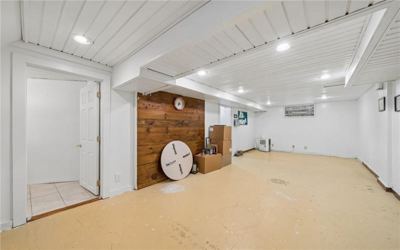 701 Cowan Ave, Jeannette, 15644, 4 Bedrooms Bedrooms, 11 Rooms Rooms,1.1 BathroomsBathrooms,Residential,For Sale,Cowan Ave,1747522