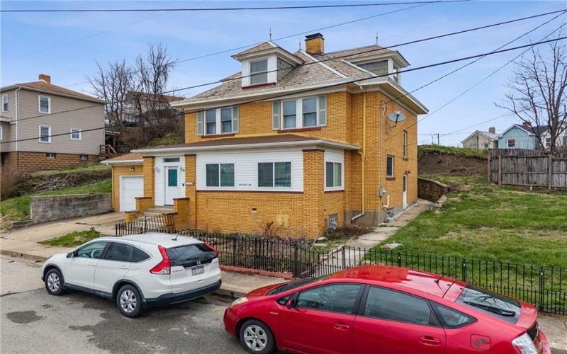 701 Cowan Ave, Jeannette, 15644, 4 Bedrooms Bedrooms, 11 Rooms Rooms,1.1 BathroomsBathrooms,Residential,For Sale,Cowan Ave,1747522