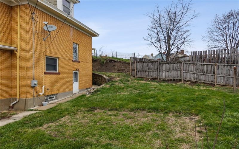 701 Cowan Ave, Jeannette, 15644, 4 Bedrooms Bedrooms, 11 Rooms Rooms,1.1 BathroomsBathrooms,Residential,For Sale,Cowan Ave,1747522