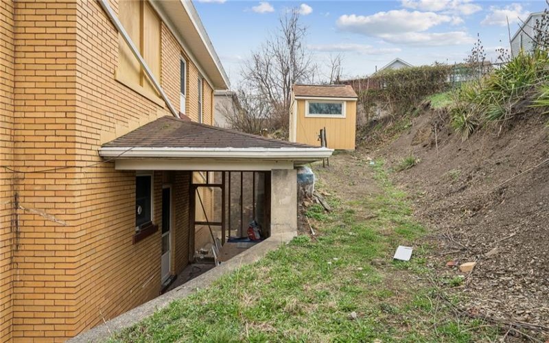 701 Cowan Ave, Jeannette, 15644, 4 Bedrooms Bedrooms, 11 Rooms Rooms,1.1 BathroomsBathrooms,Residential,For Sale,Cowan Ave,1747522