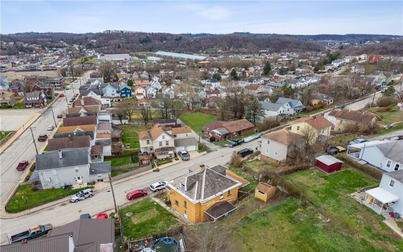 701 Cowan Ave, Jeannette, 15644, 4 Bedrooms Bedrooms, 11 Rooms Rooms,1.1 BathroomsBathrooms,Residential,For Sale,Cowan Ave,1747522