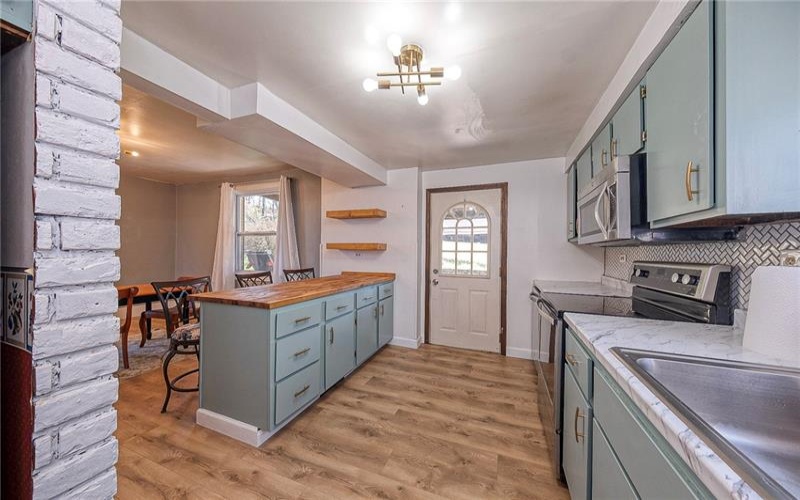 814 2nd St, Jeannette, 15644, 3 Bedrooms Bedrooms, 6 Rooms Rooms,1 BathroomBathrooms,Residential,For Sale,2nd St,1747523
