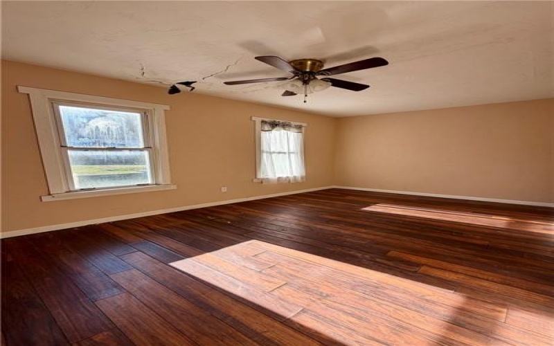 718 Sellers Ave, Jeannette, 15644, 2 Bedrooms Bedrooms, ,1 BathroomBathrooms,Residential,For Sale,Sellers Ave,1742875