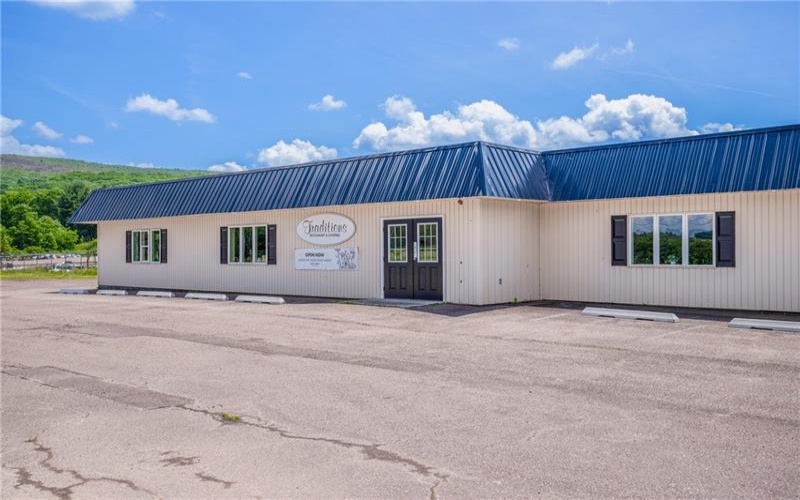 8557 Mason Dixon Highway, Meyersdale, 15552, ,Commercial-industrial-business,For Sale,Mason Dixon Highway,1742888