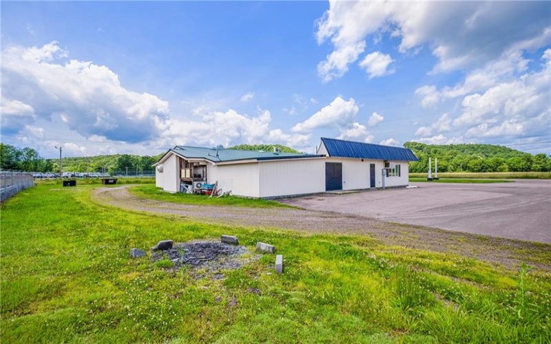 8557 Mason Dixon Highway, Meyersdale, 15552, ,Commercial-industrial-business,For Sale,Mason Dixon Highway,1742888