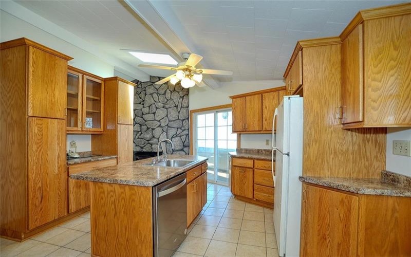28 Dire Drive, Hickory, 15340, 3 Bedrooms Bedrooms, 10 Rooms Rooms,2.1 BathroomsBathrooms,Residential,For Sale,Dire Drive,1747545