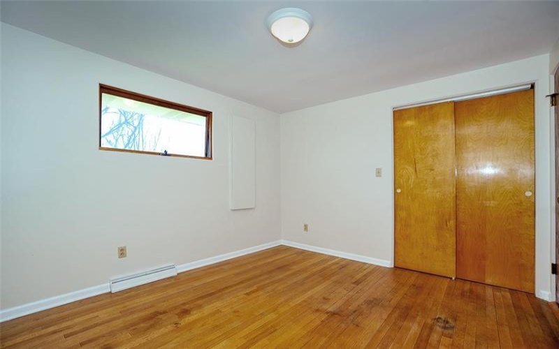28 Dire Drive, Hickory, 15340, 3 Bedrooms Bedrooms, 10 Rooms Rooms,2.1 BathroomsBathrooms,Residential,For Sale,Dire Drive,1747545