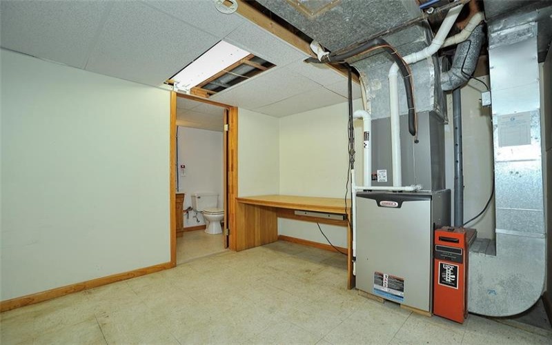 28 Dire Drive, Hickory, 15340, 3 Bedrooms Bedrooms, 10 Rooms Rooms,2.1 BathroomsBathrooms,Residential,For Sale,Dire Drive,1747545