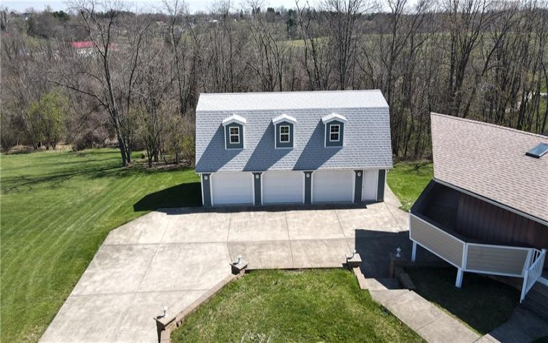 28 Dire Drive, Hickory, 15340, 3 Bedrooms Bedrooms, 10 Rooms Rooms,2.1 BathroomsBathrooms,Residential,For Sale,Dire Drive,1747545