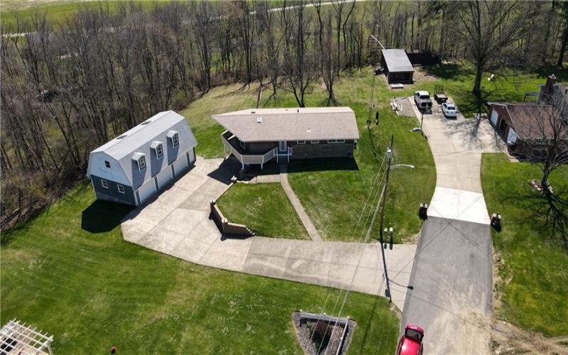 28 Dire Drive, Hickory, 15340, 3 Bedrooms Bedrooms, 10 Rooms Rooms,2.1 BathroomsBathrooms,Residential,For Sale,Dire Drive,1747545