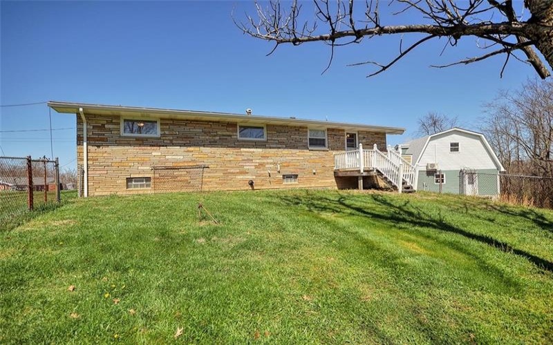 28 Dire Drive, Hickory, 15340, 3 Bedrooms Bedrooms, 10 Rooms Rooms,2.1 BathroomsBathrooms,Residential,For Sale,Dire Drive,1747545