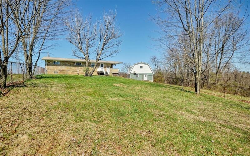 28 Dire Drive, Hickory, 15340, 3 Bedrooms Bedrooms, 10 Rooms Rooms,2.1 BathroomsBathrooms,Residential,For Sale,Dire Drive,1747545