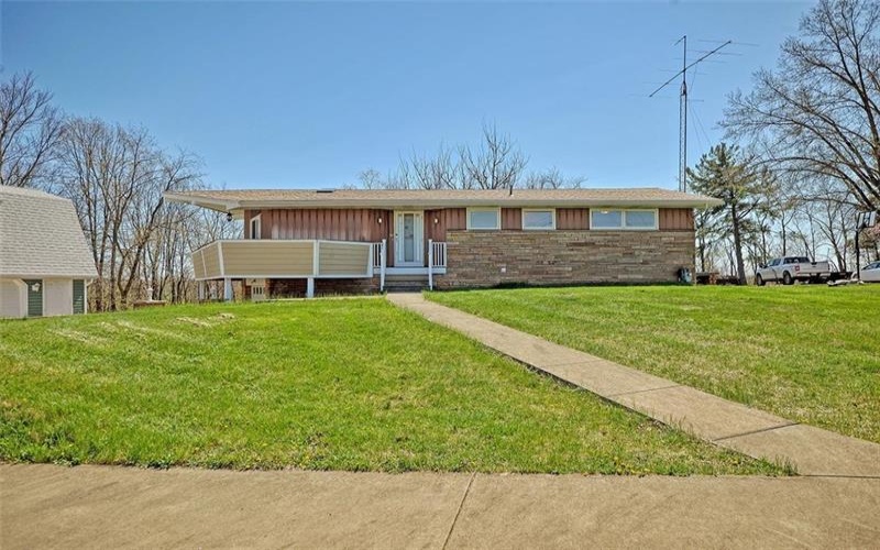 28 Dire Drive, Hickory, 15340, 3 Bedrooms Bedrooms, 10 Rooms Rooms,2.1 BathroomsBathrooms,Residential,For Sale,Dire Drive,1747545